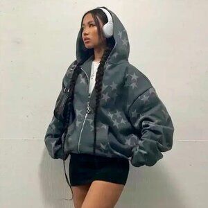 Oversized zip-up hoodie with star print Y2K emo vibes